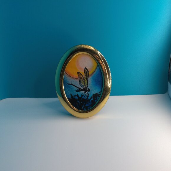 Mini Dragonfly 2.5"x3.5" within a new oval golden / shiny metal Frame - Picture 7 of 9